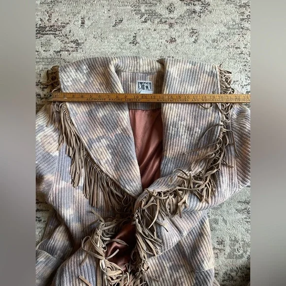 Vintage 1980s Nelly Anne Wool Coat with Fringe - Picture 5 of 6